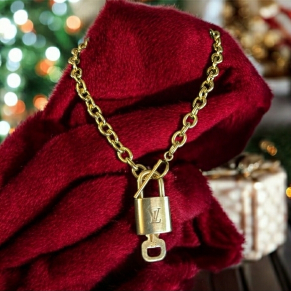 Louis Vuitton Lock Necklace with Key 318 - Picture 6 of 6
